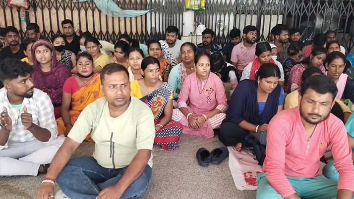Despite working day after day, no salary was received, finally a sit-in protest at Malda Medical College