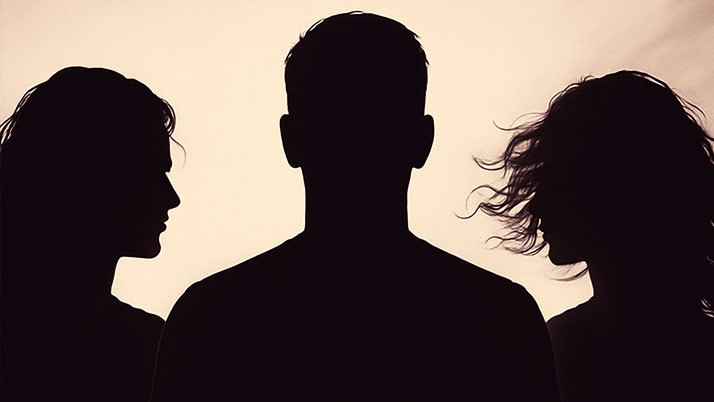 A local young man ran away with two 'beautiful' wives from the same family at the same time, how did he commit such a crime?