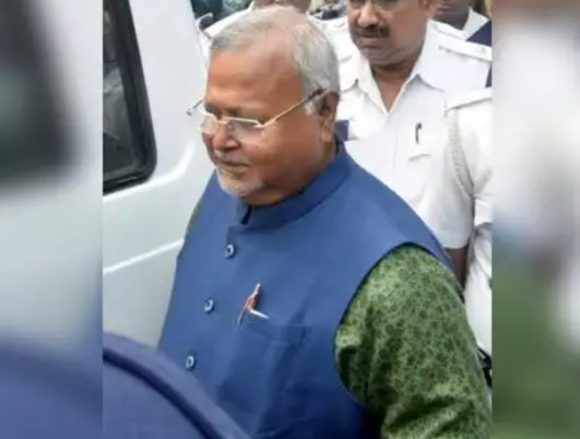 Patha Chatterjee back to home from Jail