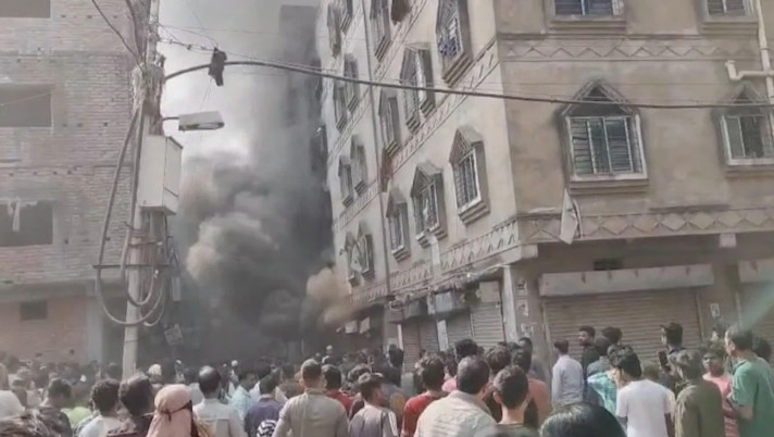Fire breaks out at kolkata