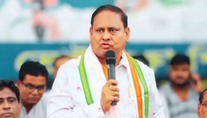 beldanga-murshidabad-protest-train-blocked