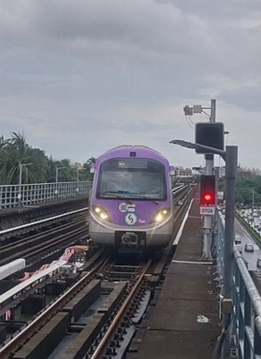kolkata-metro-service-disrupted-morning-blue-line-news