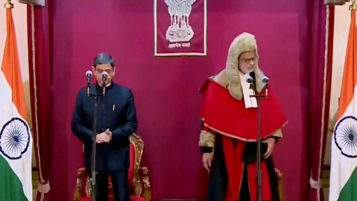 rn-ravi-takes-oath-as-new-governor-of-west-bengal-after-cv-ananda-bose-resignation
