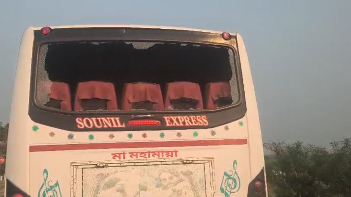 bjp-supporters-bus-attacked-belda-before-modi-brigade-rally-west-bengal-politics