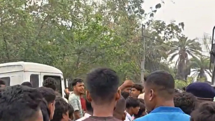 murshidabad-school-van-accident-students