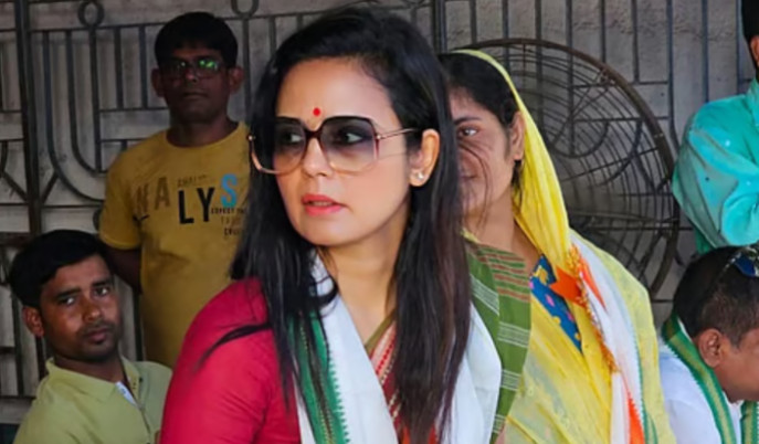 mahua-moitra-faces-slogans-inside-flight-after-bengal-election-results-viral-video