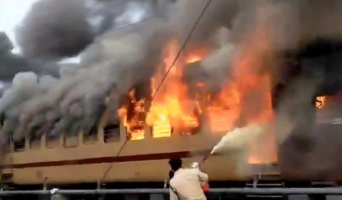 bihar-passenger-train-fire-at-sasaram-station-after-rajdhani-express-incident-railway-safety-concern