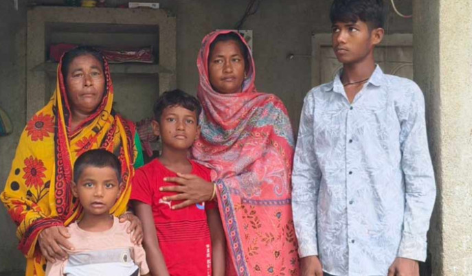 birbhum-family-returns-from-bangladesh