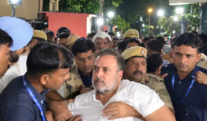india-bloc-protest-rahul-priyanka-gandhi-detained-delhi