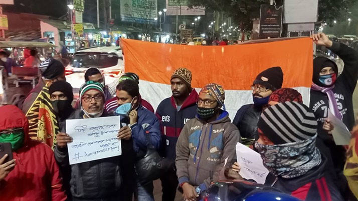 Protests in Howrah against the cancellation of Bengali tablo on Republic Day in Delhi