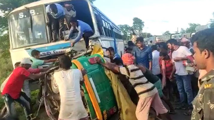 Terrible road accident in Birbhum, Nine people participating in the death procession