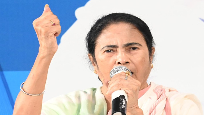 Mamata's unprecedented allegations against the party leadership and municipality, police and administration