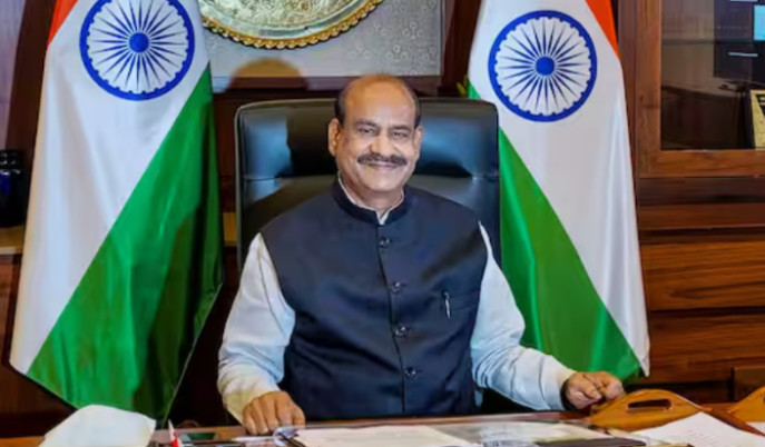 tmc-rebel-mps-reach-om-birla-residence-with-17-mps-new-bloc-demand-delhi-political-drama